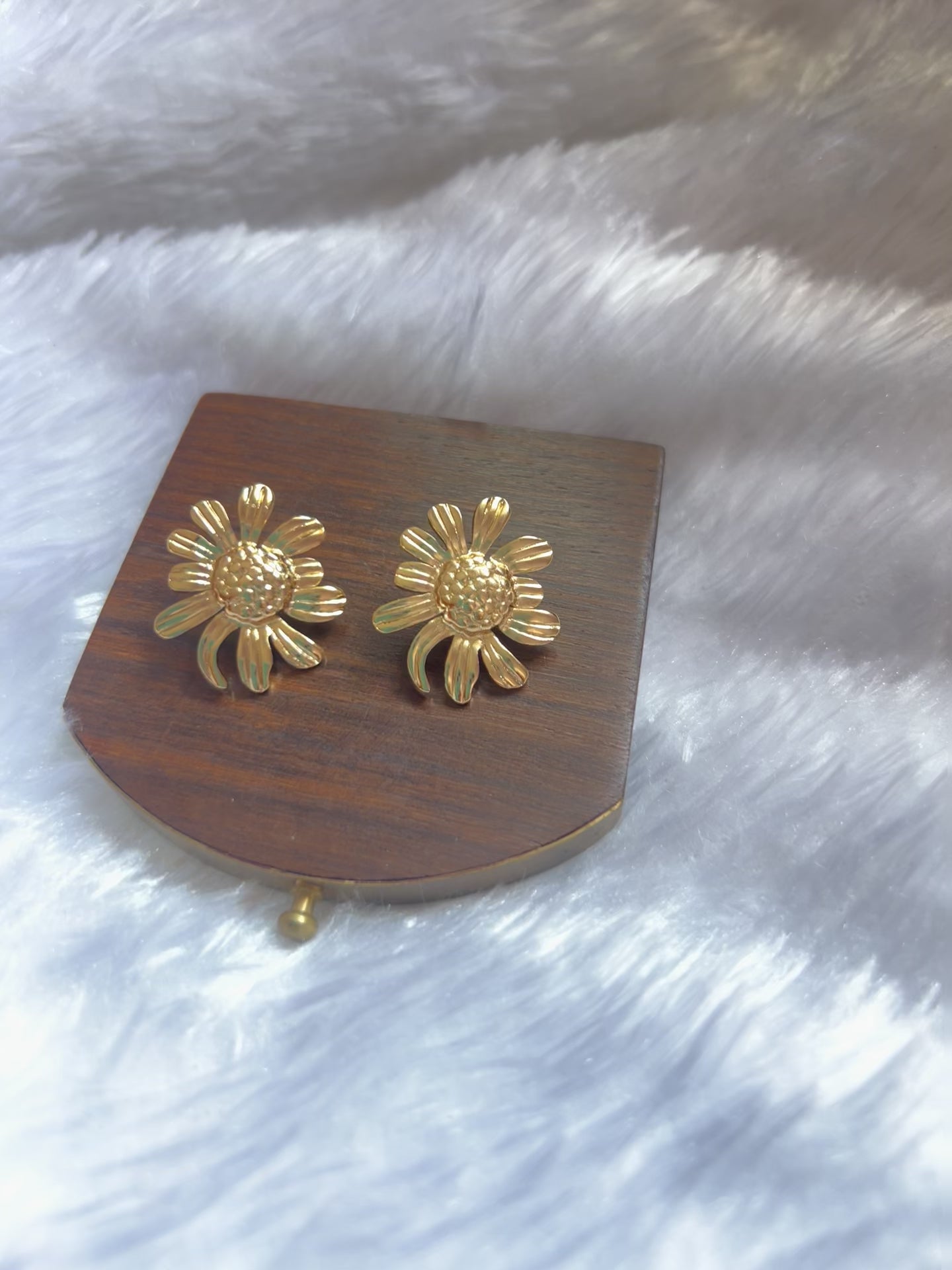 Sunflower Ant Tarnish Golden Studs