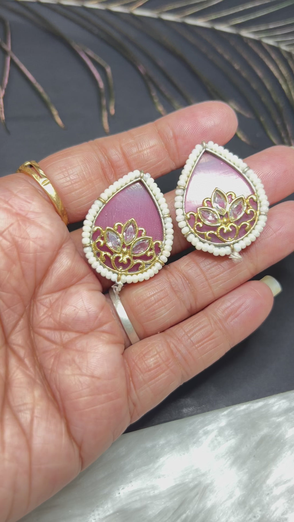 Boond Monalisa stud earrings